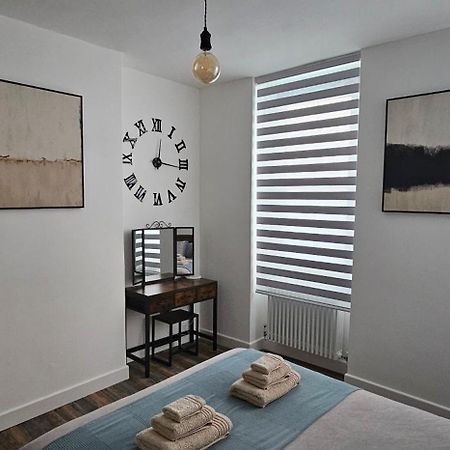 לונדון Tower Bridge Spacious King Bedroom With Extra Large Windows מראה חיצוני תמונה
